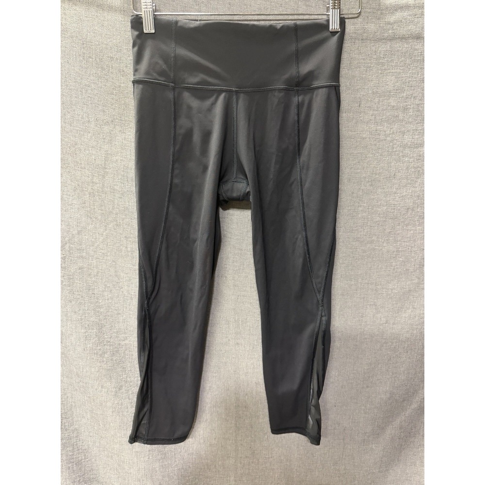 Athleta Lightening Capri Small Black Leggings Pants Yoga Running